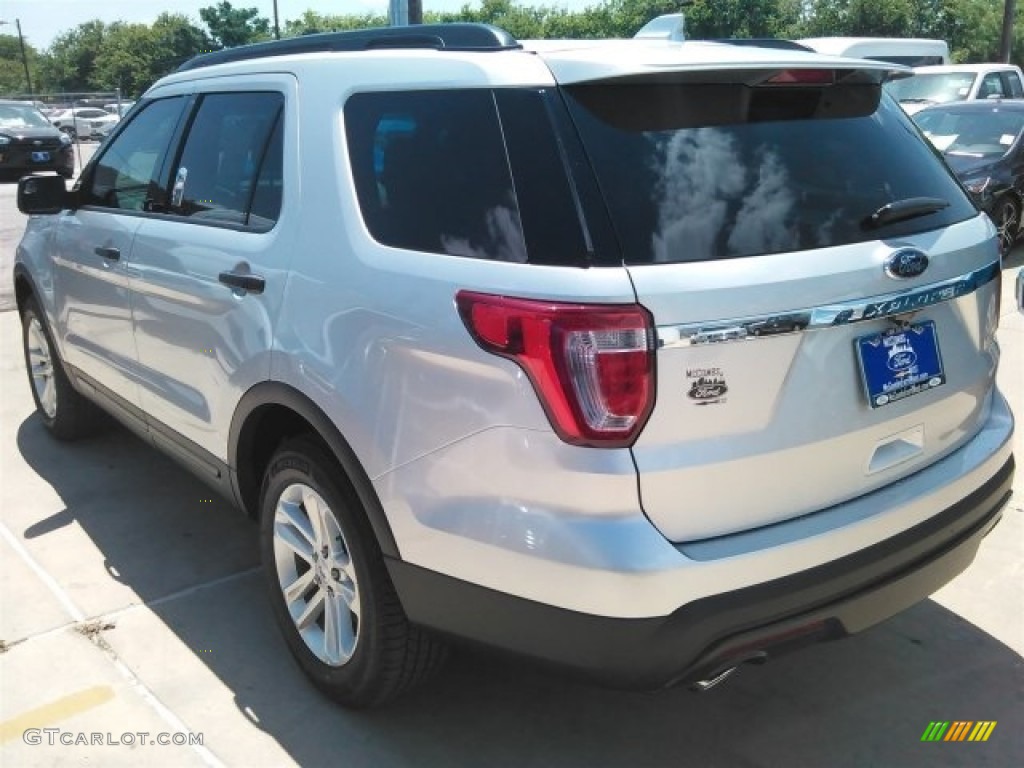2017 Explorer FWD - Ingot Silver / Medium Light Camel photo #8