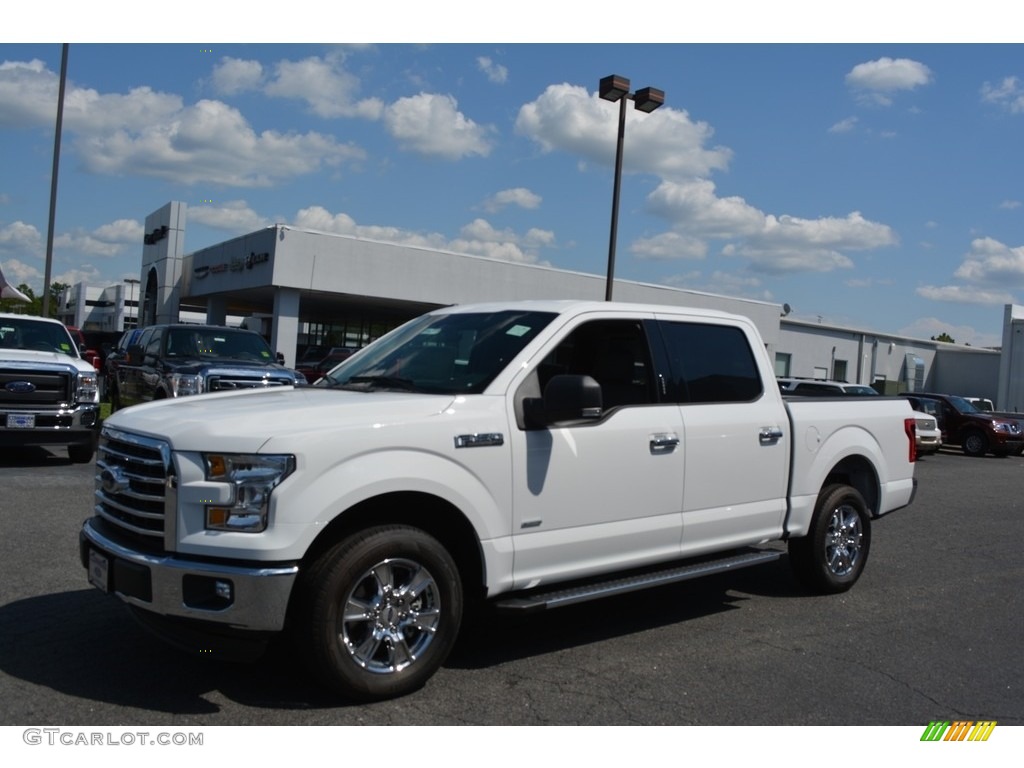 2016 F150 XLT SuperCrew - Oxford White / Medium Earth Gray photo #4