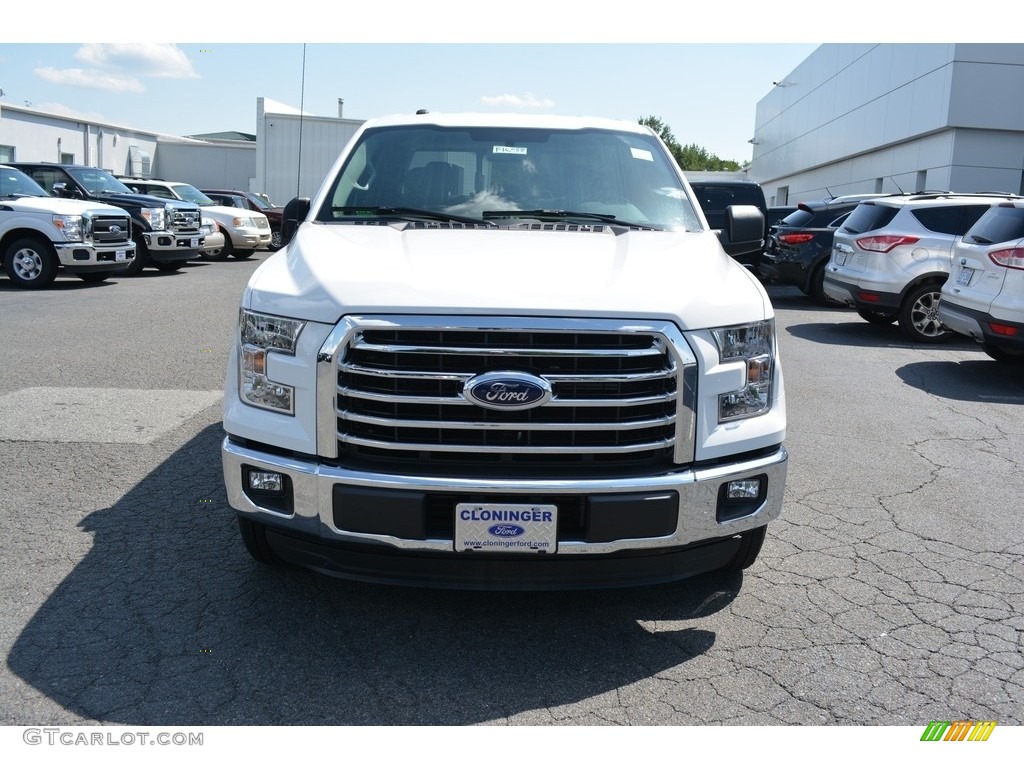 2016 F150 XLT SuperCrew - Oxford White / Medium Earth Gray photo #5