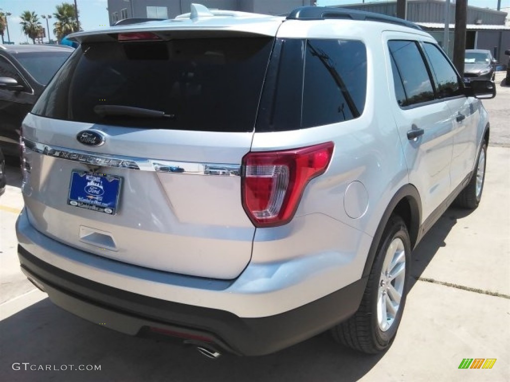 2017 Explorer FWD - Ingot Silver / Medium Light Camel photo #11