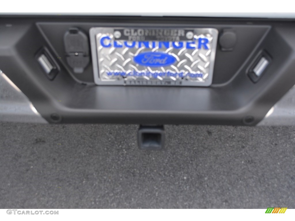 2016 F150 XLT SuperCrew - Oxford White / Medium Earth Gray photo #11