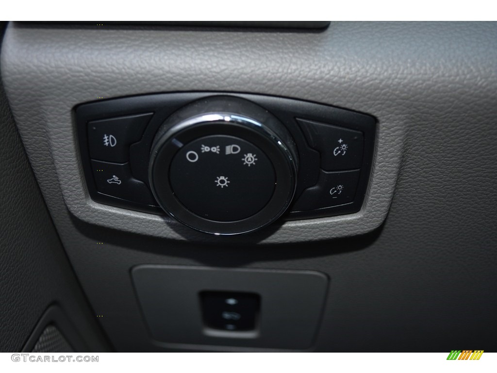 2016 F150 XLT SuperCrew - Oxford White / Medium Earth Gray photo #20