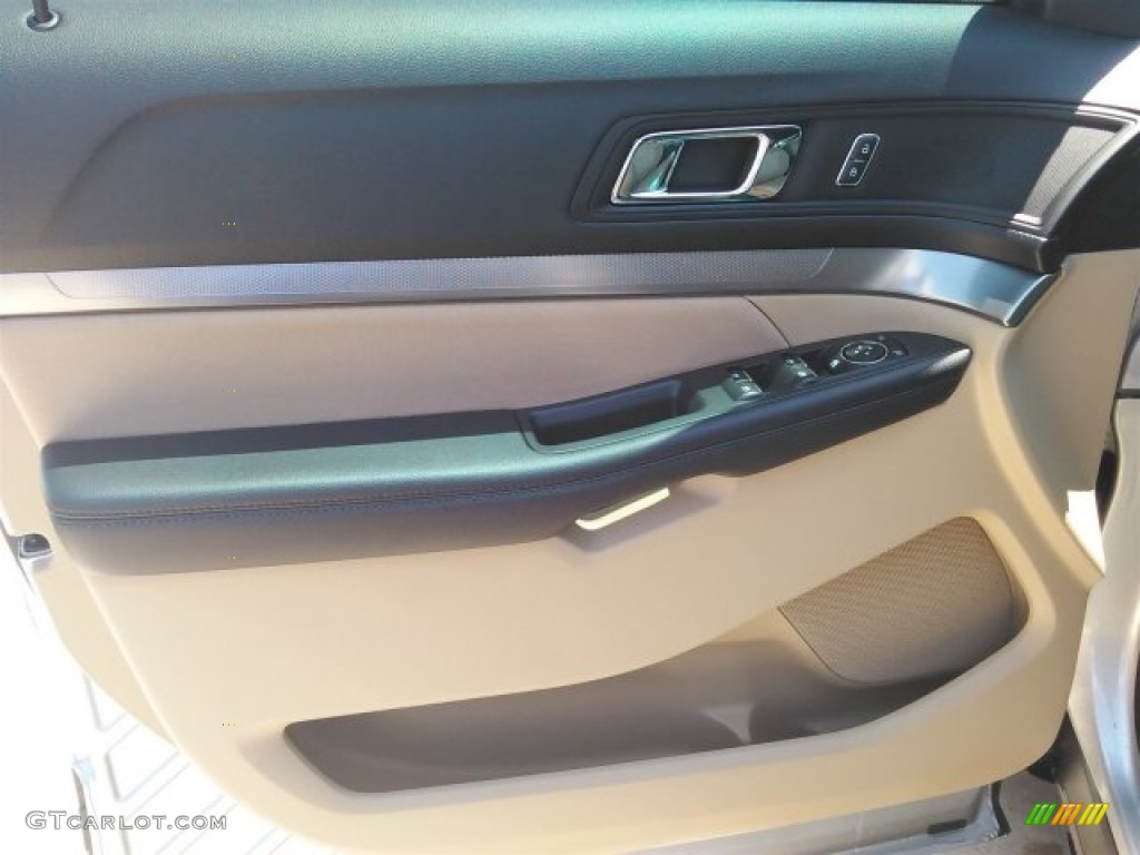 2017 Explorer FWD - Ingot Silver / Medium Light Camel photo #30