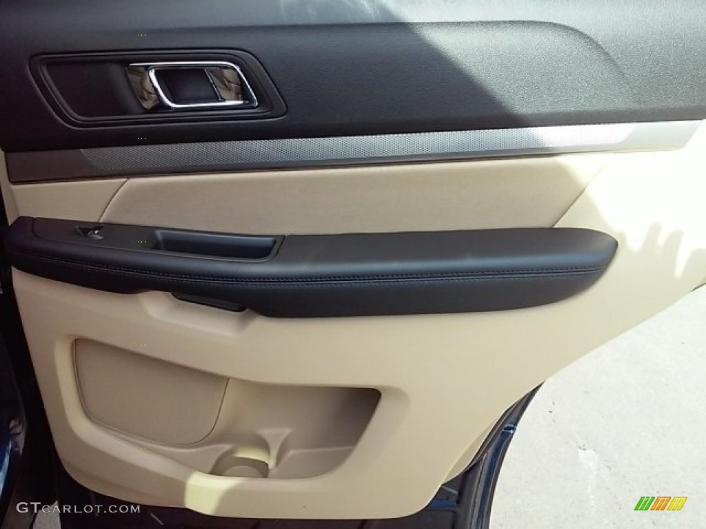 2017 Explorer FWD - Blue Jeans / Medium Light Camel photo #18