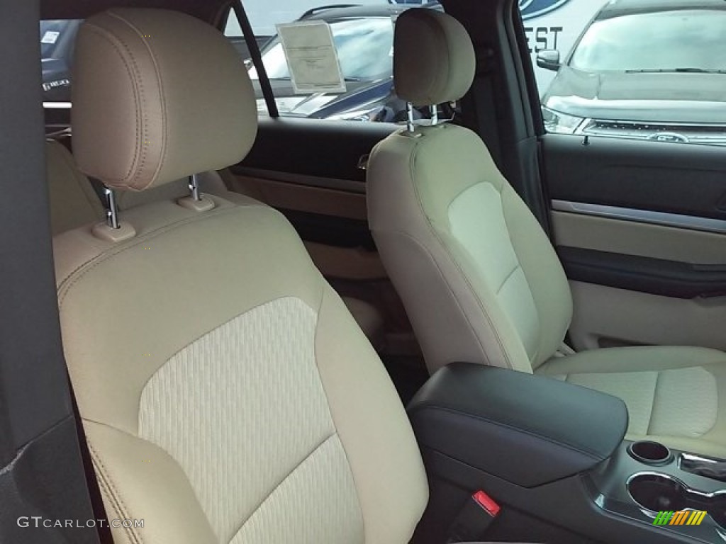 2017 Explorer FWD - Blue Jeans / Medium Light Camel photo #20