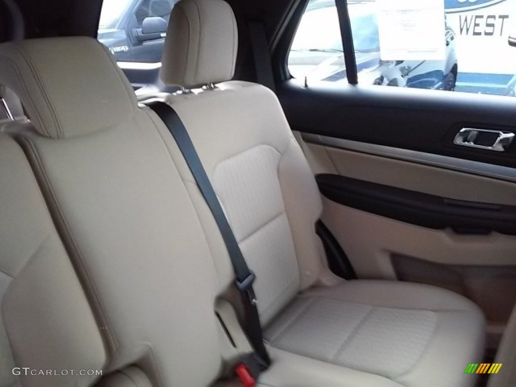 2017 Explorer FWD - Blue Jeans / Medium Light Camel photo #27