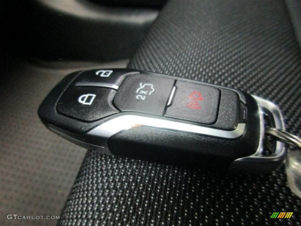 2017 Ford Mustang V6 Coupe Keys Photo #114538443