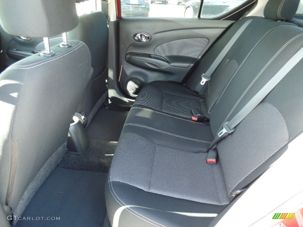 2015 Versa 1.6 SV Sedan - Red Brick / Charcoal photo #5