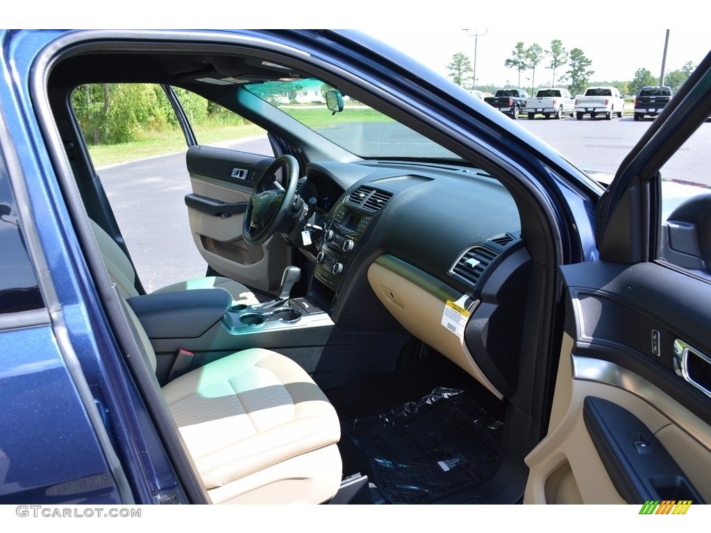 2017 Explorer FWD - Blue Jeans / Medium Light Camel photo #33