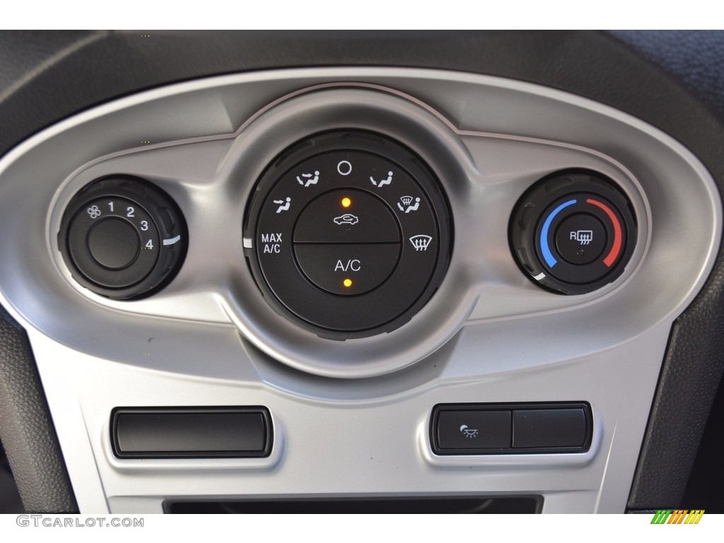 2016 Fiesta SE Sedan - Ruby Red Metallic / Charcoal Black photo #34