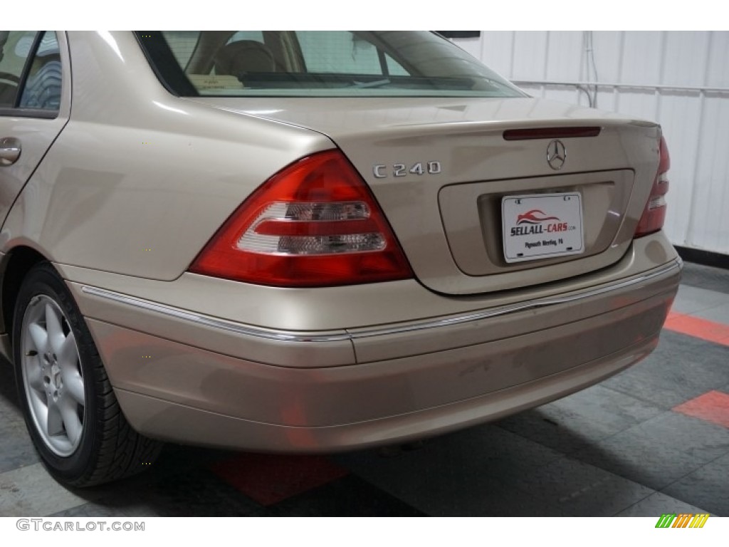 2003 C 240 Sedan - Desert Silver Metallic / Java photo #64