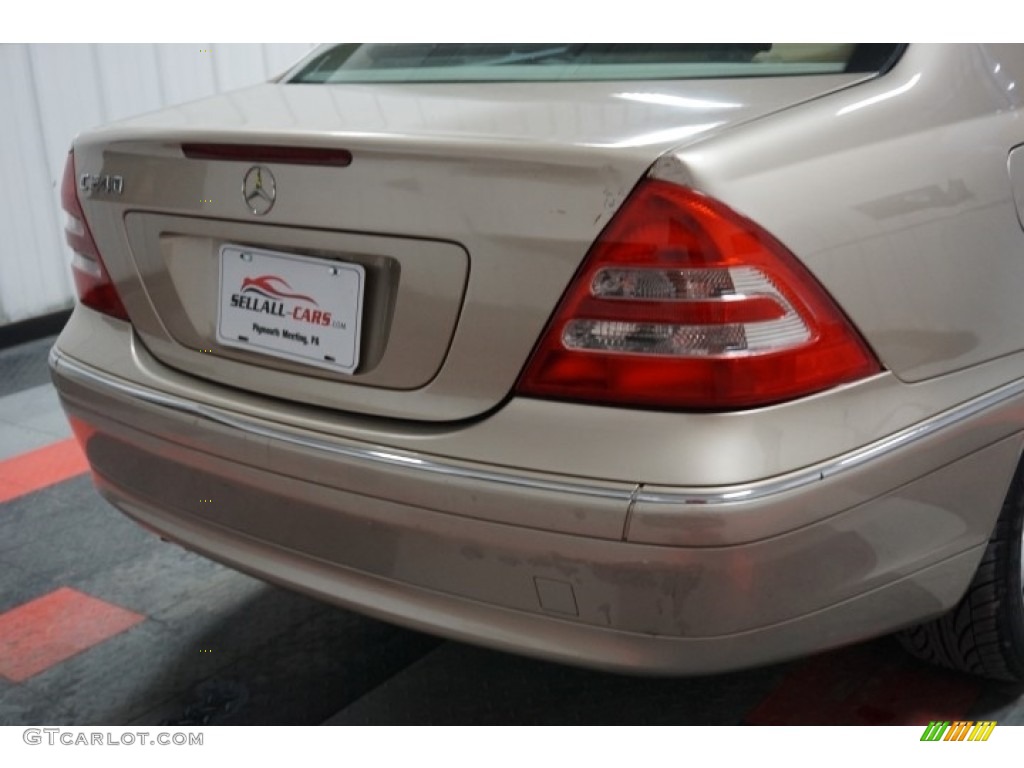 2003 C 240 Sedan - Desert Silver Metallic / Java photo #65
