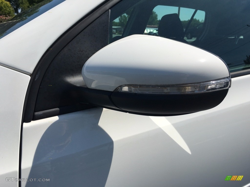 2013 Golf 4 Door TDI - Candy White / Titan Black photo #11