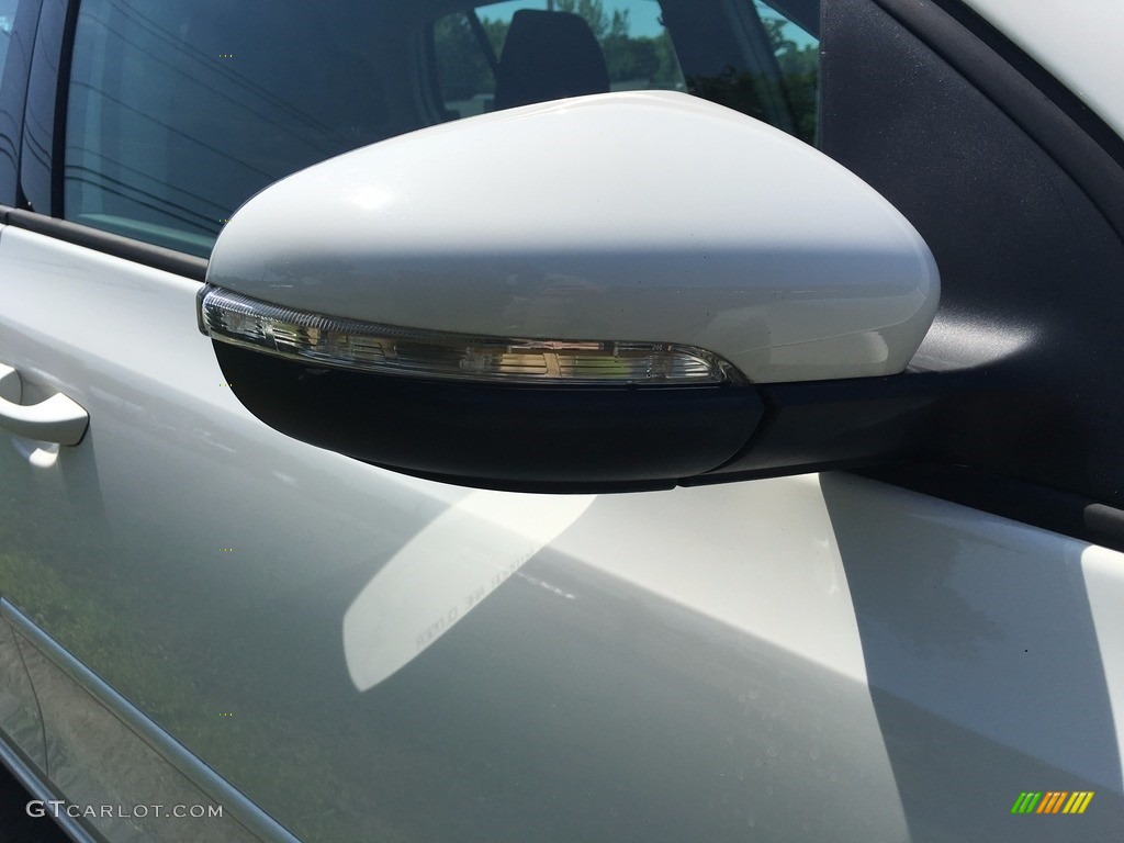 2013 Golf 4 Door TDI - Candy White / Titan Black photo #12