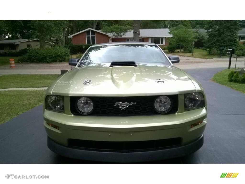 2006 Mustang GT Premium Convertible - Legend Lime Metallic / Light Parchment photo #10