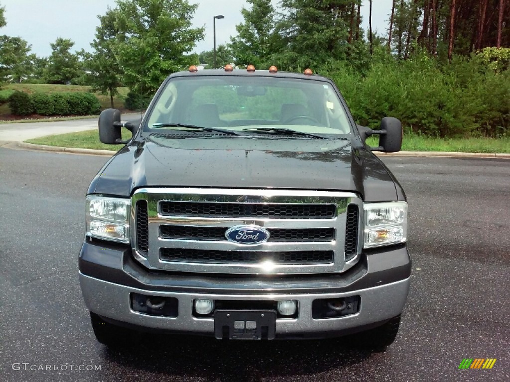 2006 F250 Super Duty Lariat Crew Cab 4x4 - Dark Stone Metallic / Tan photo #3