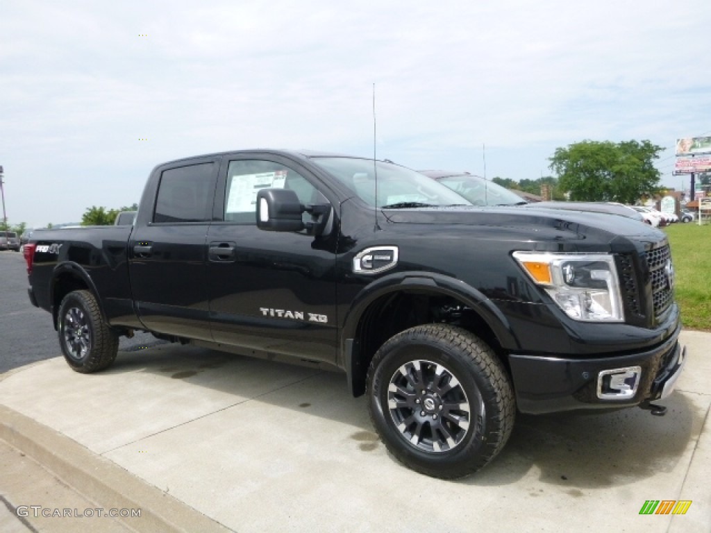 Magnetic Black 2016 Nissan TITAN XD PRO-4X Crew Cab 4x4 Exterior Photo #114591288