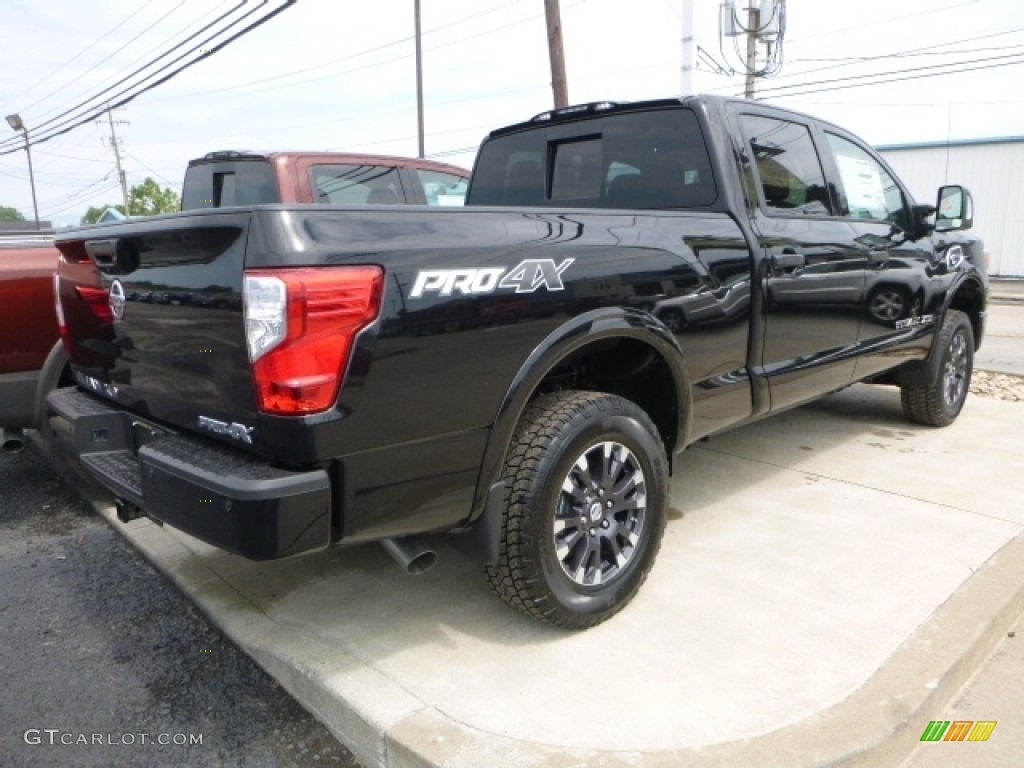 Magnetic Black 2016 Nissan TITAN XD PRO-4X Crew Cab 4x4 Exterior Photo #114591423