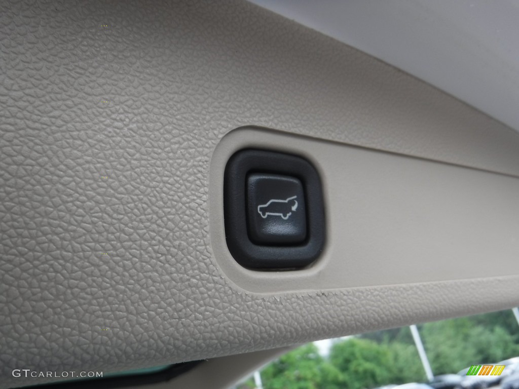 2012 Tahoe LT 4x4 - Summit White / Light Cashmere/Dark Cashmere photo #36