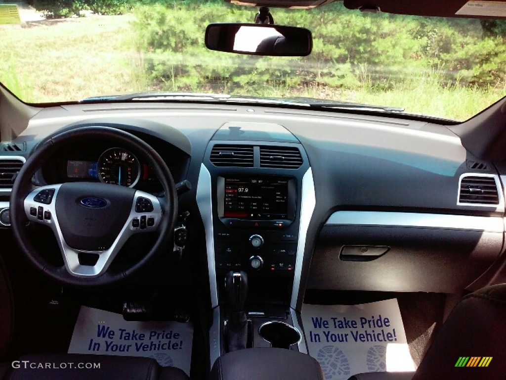 2015 Explorer XLT 4WD - Deep Impact Blue / Charcoal Black photo #20