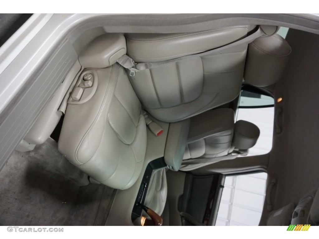 2000 DeVille DTS - White Diamond / Oatmeal photo #19