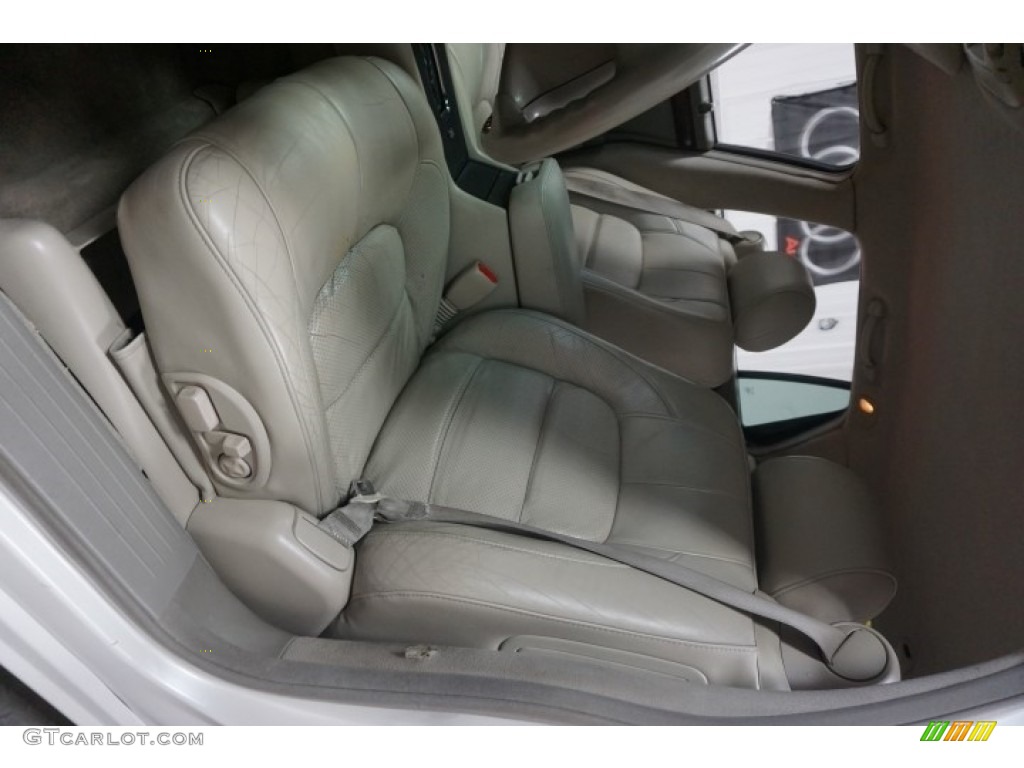 2000 DeVille DTS - White Diamond / Oatmeal photo #24