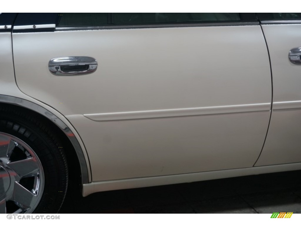 2000 DeVille DTS - White Diamond / Oatmeal photo #65
