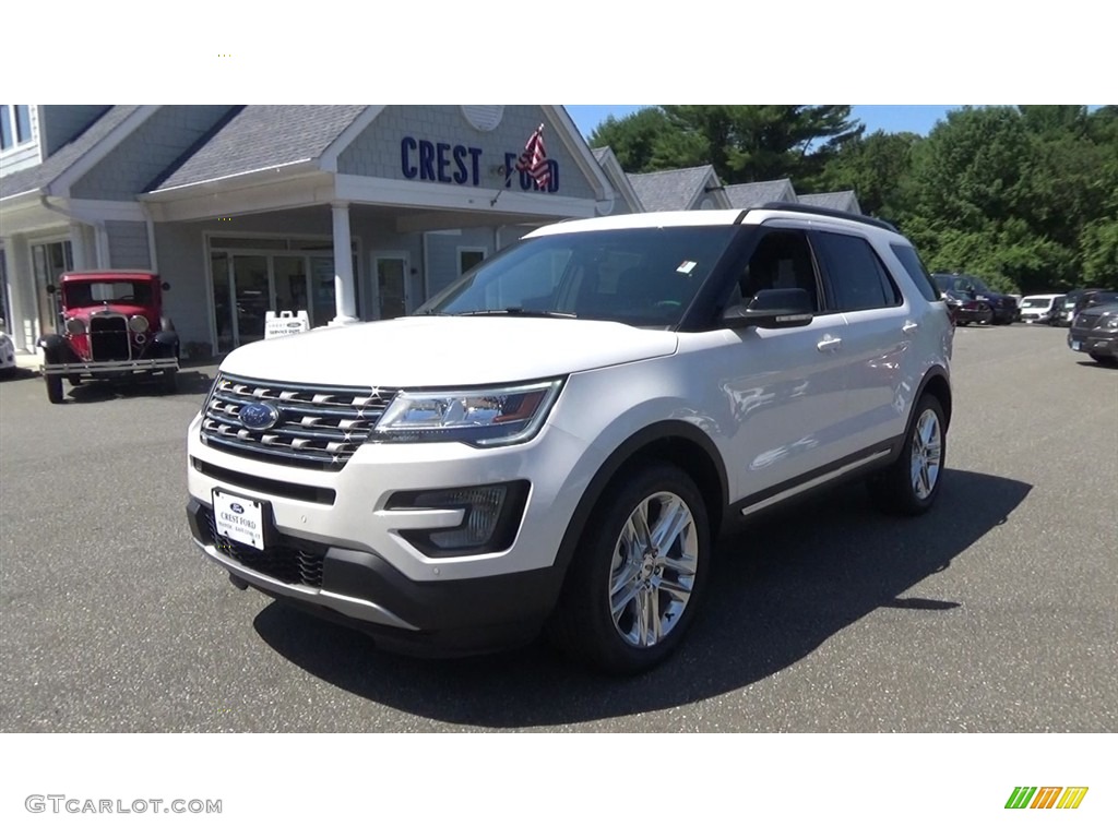 2017 Explorer XLT 4WD - White Platinum / Ebony Black photo #3