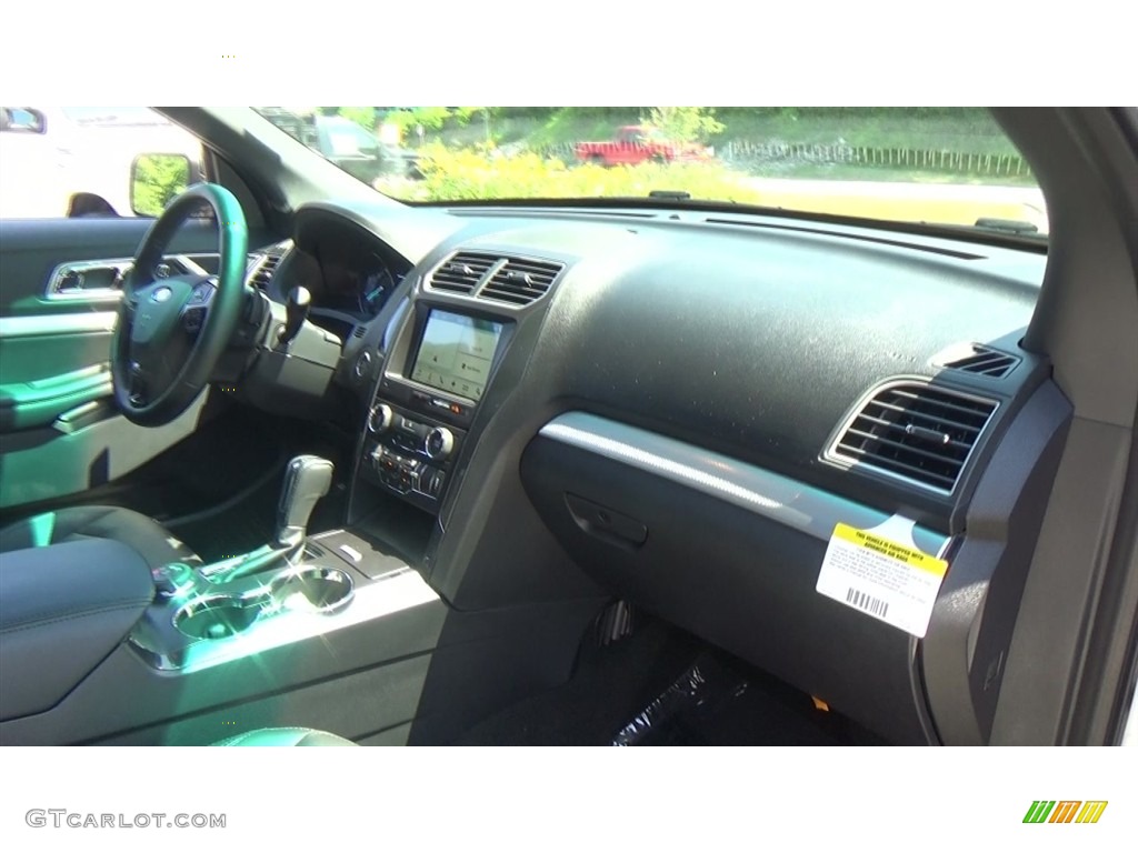 2017 Explorer XLT 4WD - White Platinum / Ebony Black photo #26