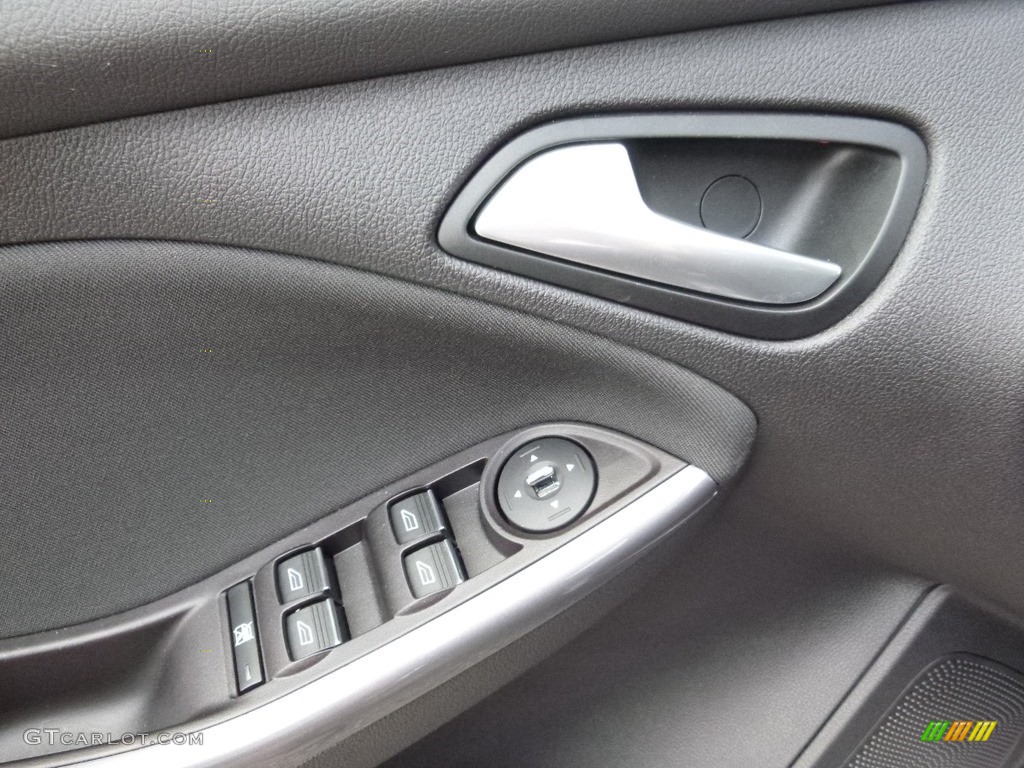 2014 Focus Titanium Hatchback - Sterling Gray / Charcoal Black photo #10