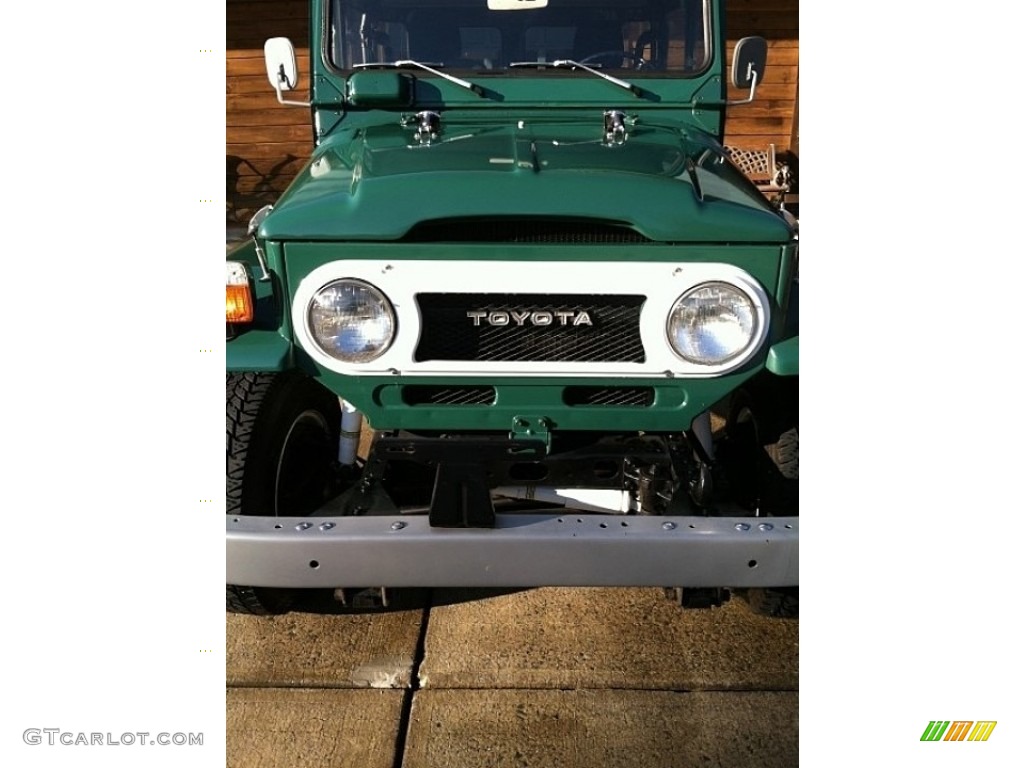 1977 Land Cruiser FJ40 - Rustic Green / Black photo #3