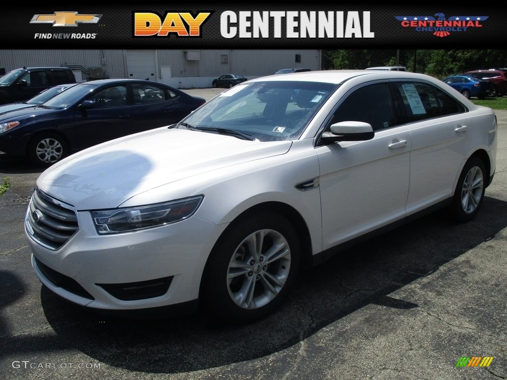 2015 Taurus SEL - Oxford White / Charcoal Black photo #1