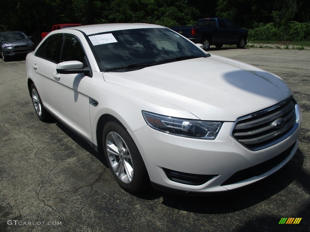 2015 Taurus SEL - Oxford White / Charcoal Black photo #4