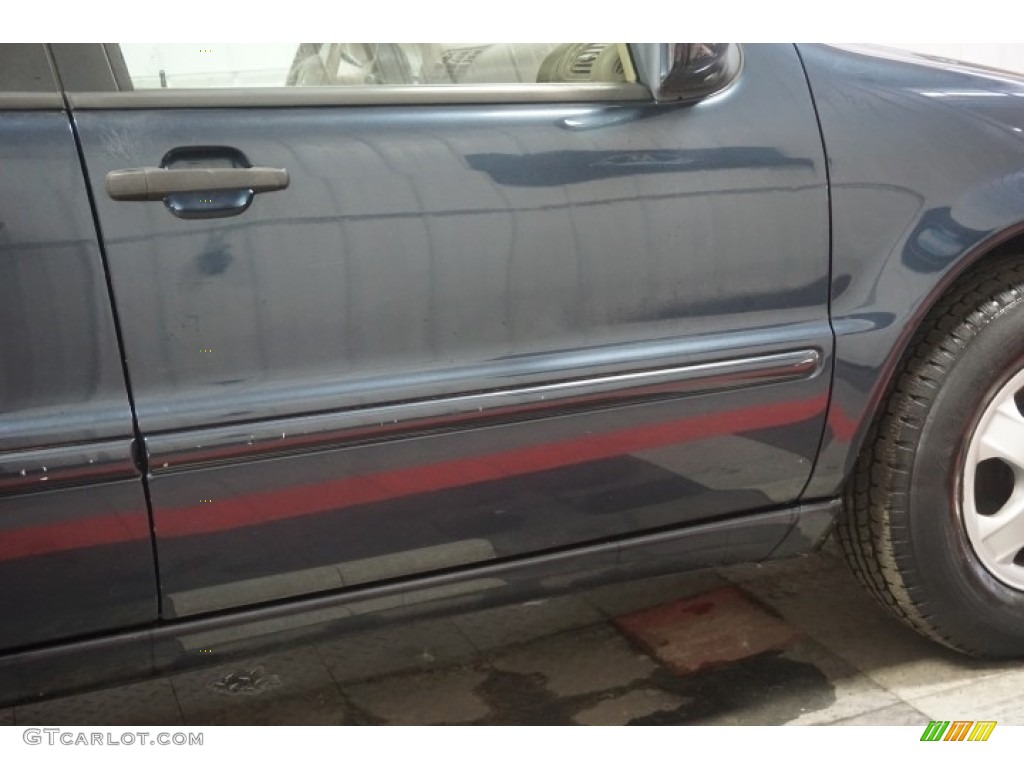 2003 ML 320 4Matic - Black Opal Metallic / Java photo #66