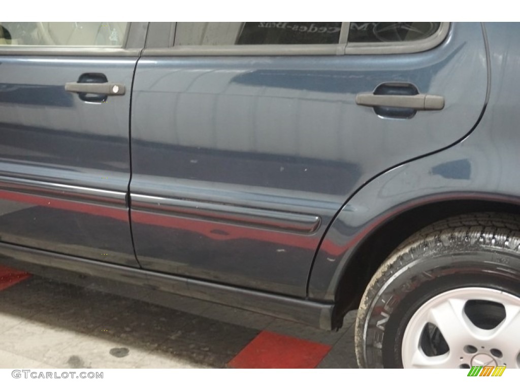 2003 ML 320 4Matic - Black Opal Metallic / Java photo #79