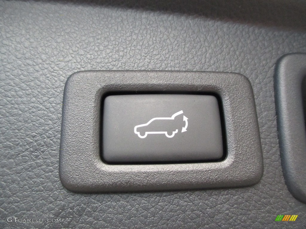2016 Subaru Forester 2.5i Touring Controls Photos