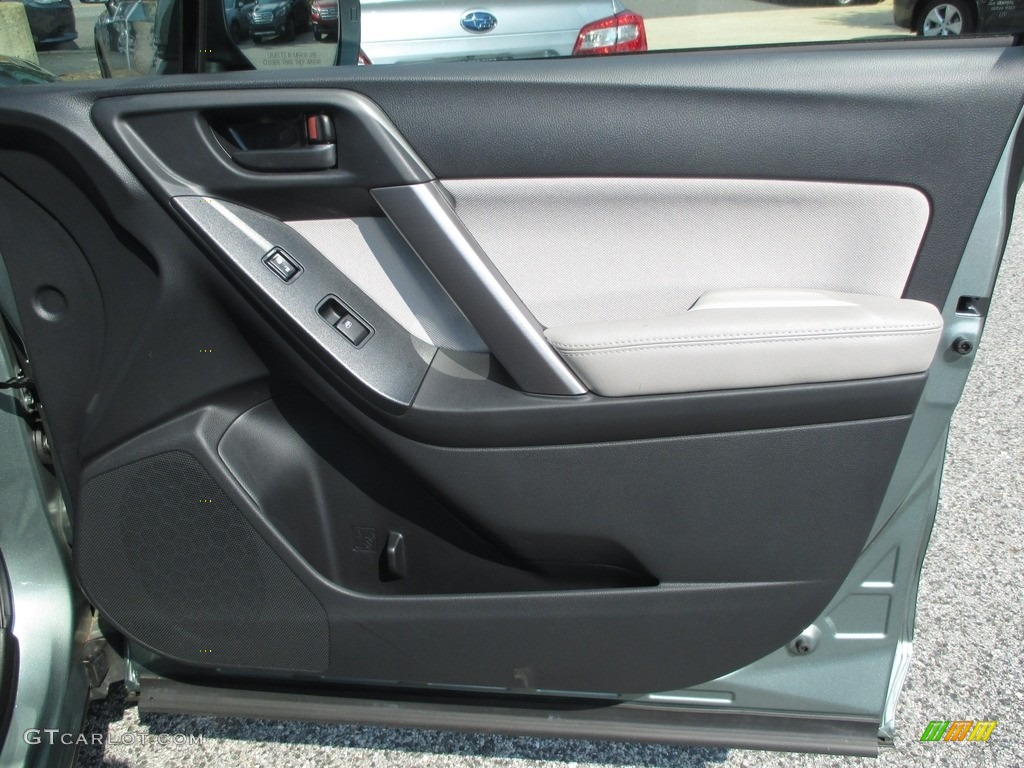 2016 Subaru Forester 2.5i Premium Gray Door Panel Photo #114643371