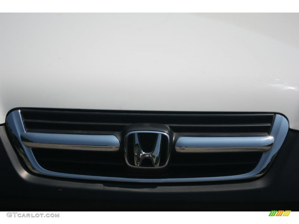 2004 CR-V LX 4WD - Taffeta White / Black photo #3