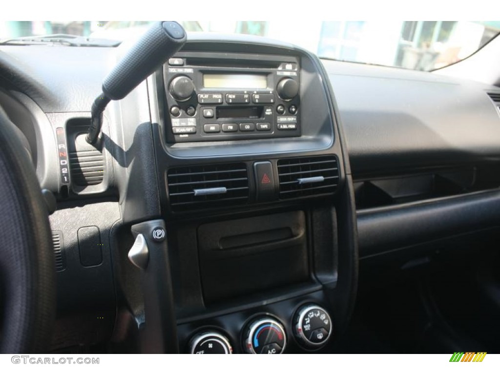 2004 CR-V LX 4WD - Taffeta White / Black photo #26