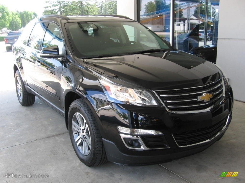 Mosaic Black Metallic 2017 Chevrolet Traverse LT Exterior Photo #114676423