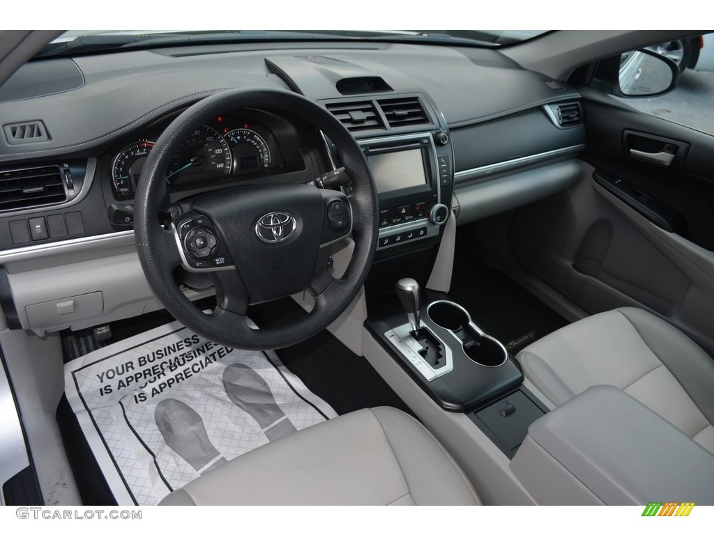 2013 Camry LE - Classic Silver Metallic / Ivory photo #10