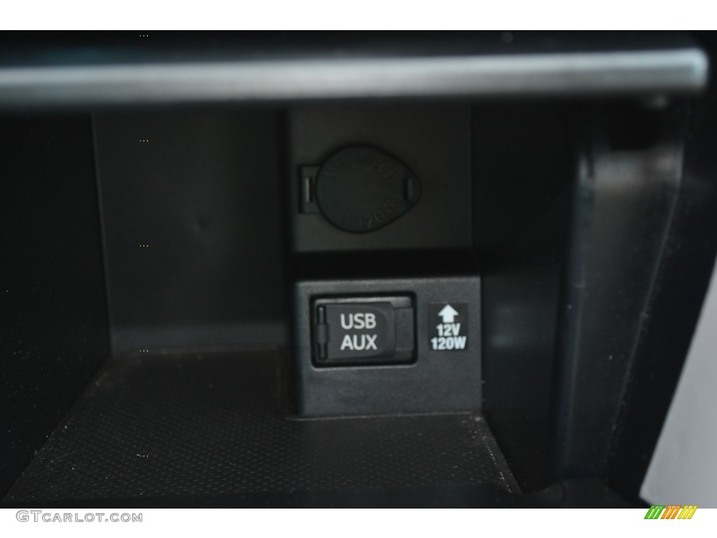 2013 Camry LE - Classic Silver Metallic / Ivory photo #18