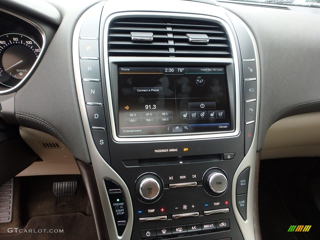 2016 Lincoln MKX Reserve AWD Controls Photo #114692941