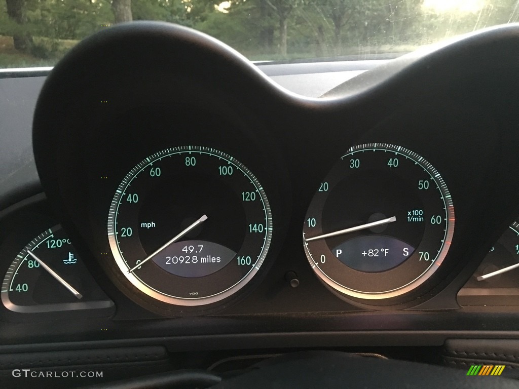 2005 Mercedes-Benz SL 600 Roadster Gauges Photos