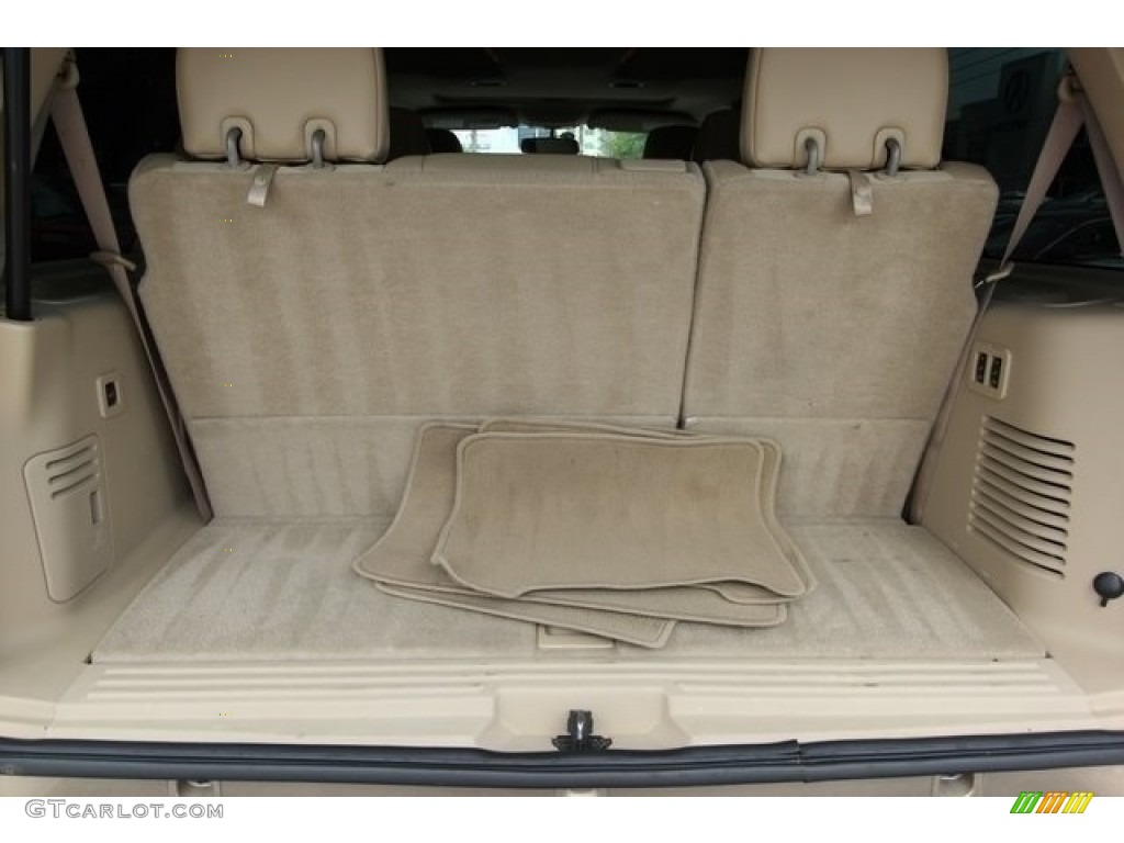 2011 Expedition XLT - Royal Red Metallic / Camel photo #23