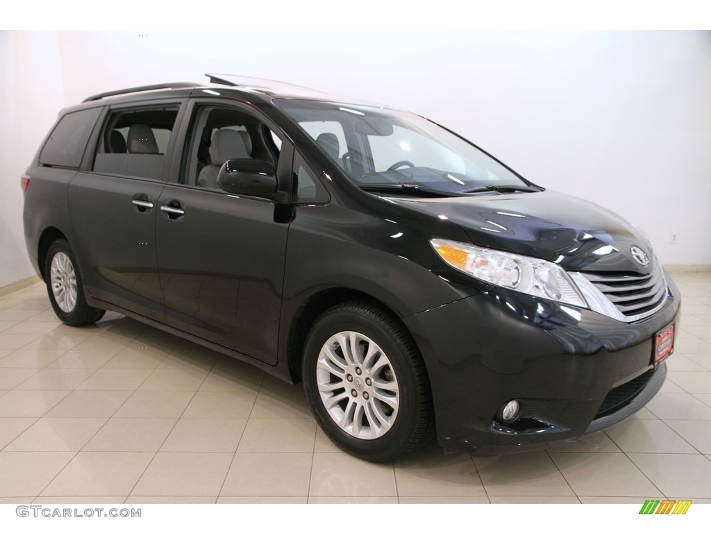 2015 Sienna XLE - Attitude Black / Ash photo #1