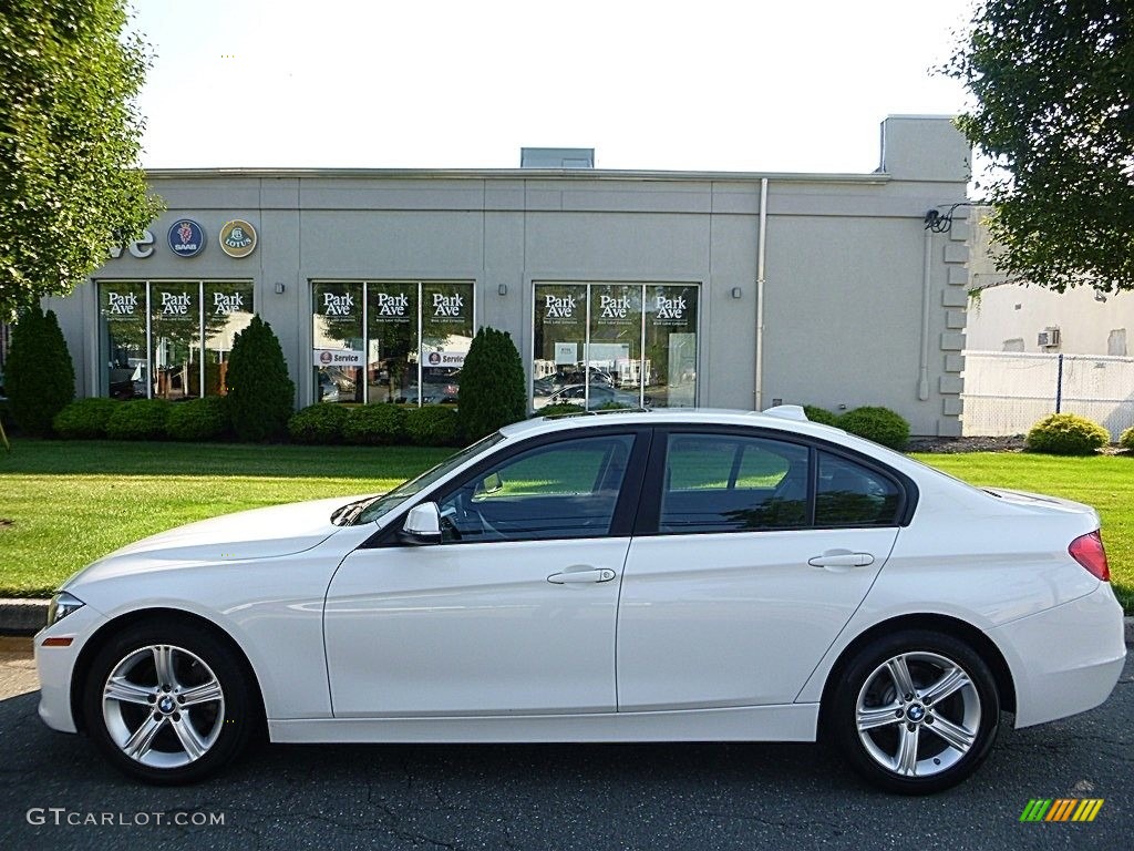 2013 3 Series 320i xDrive Sedan - Alpine White / Black photo #2