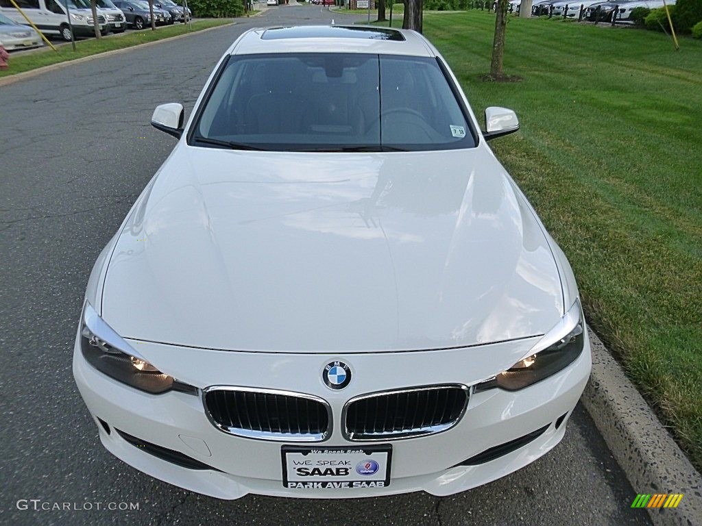 2013 3 Series 320i xDrive Sedan - Alpine White / Black photo #9