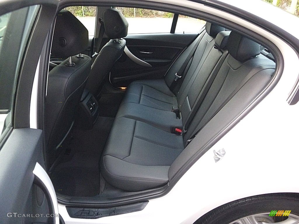 2013 3 Series 320i xDrive Sedan - Alpine White / Black photo #15