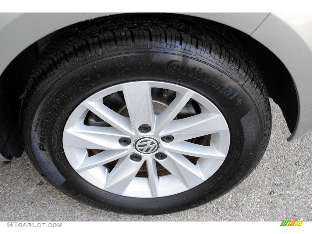 2016 Volkswagen Golf 4 Door 1.8T S Wheel Photos